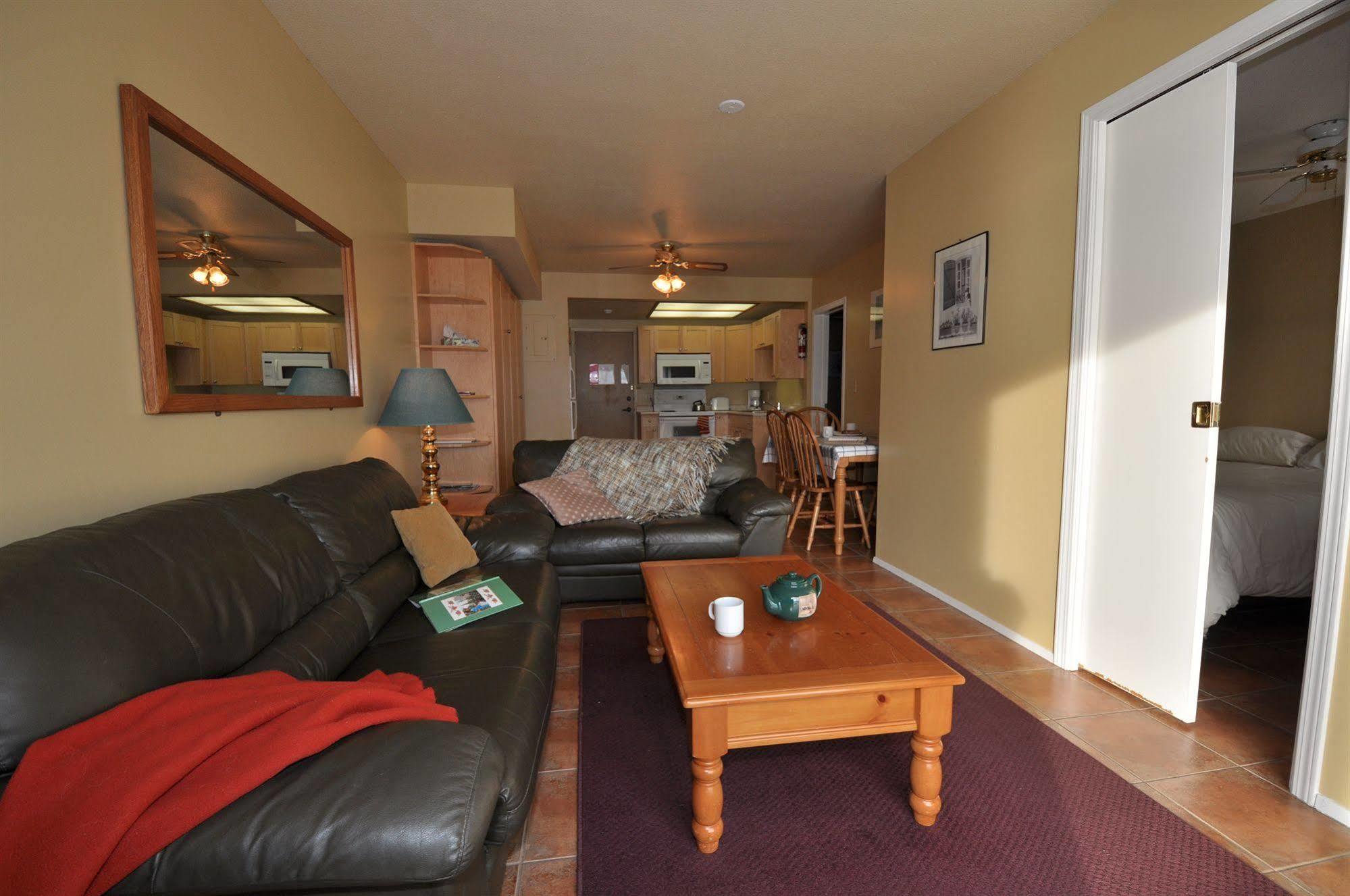 Seclusion Bay Resort West Kelowna Bagian luar foto